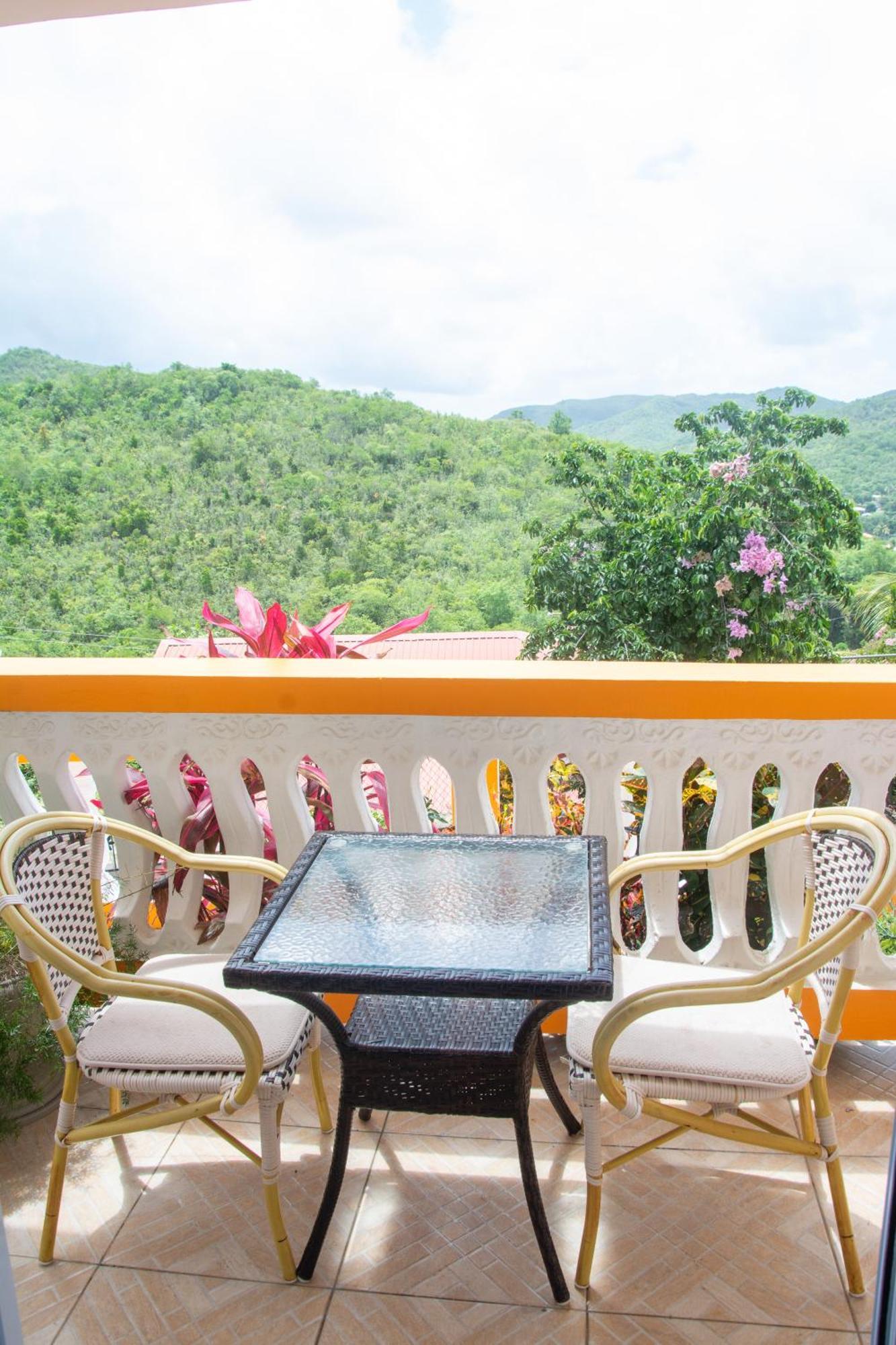 Mountain View Apartments Gros Islet Ngoại thất bức ảnh