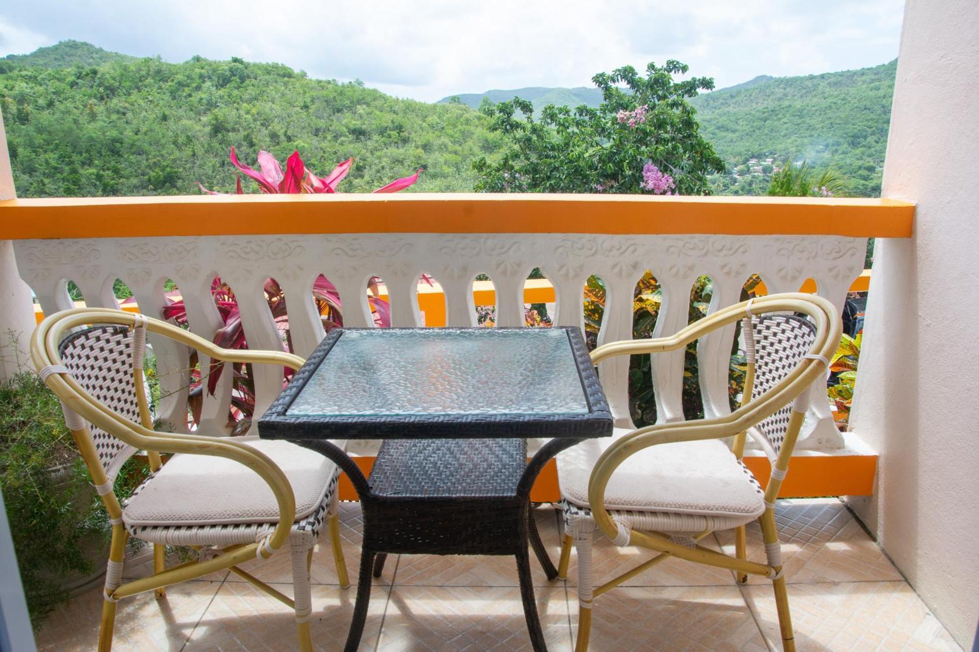 Mountain View Apartments Gros Islet Ngoại thất bức ảnh