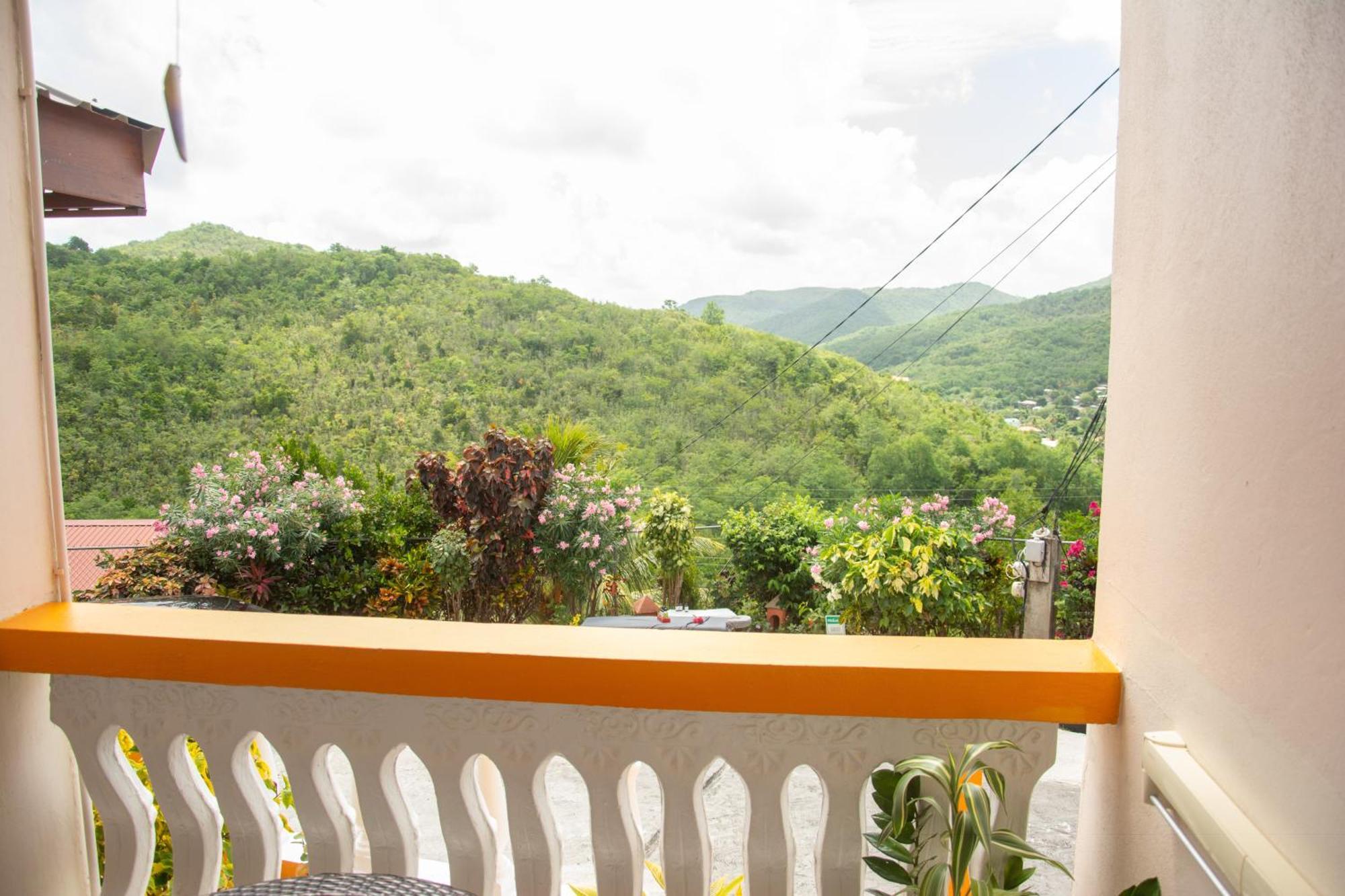 Mountain View Apartments Gros Islet Ngoại thất bức ảnh