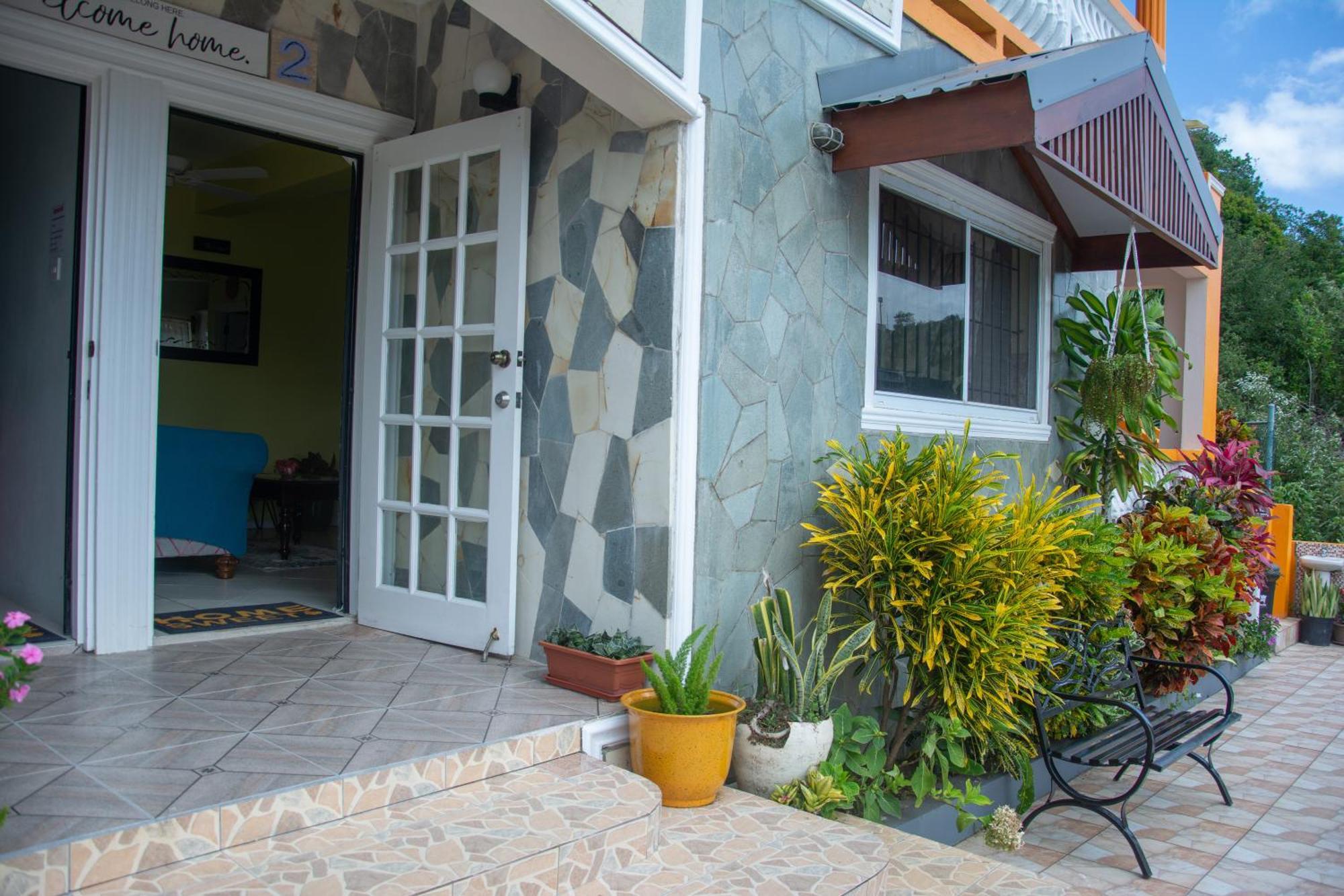Mountain View Apartments Gros Islet Ngoại thất bức ảnh