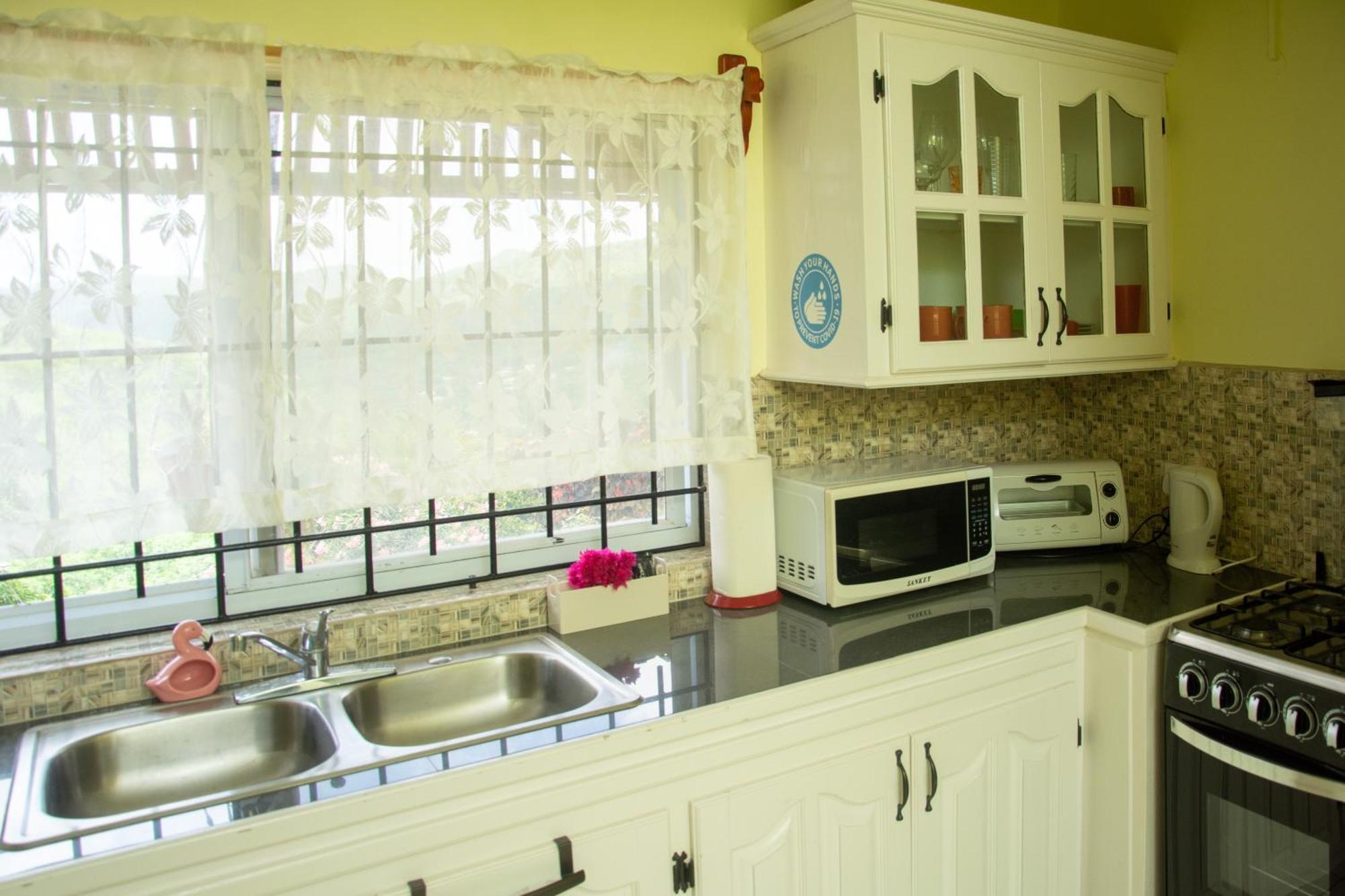 Mountain View Apartments Gros Islet Ngoại thất bức ảnh