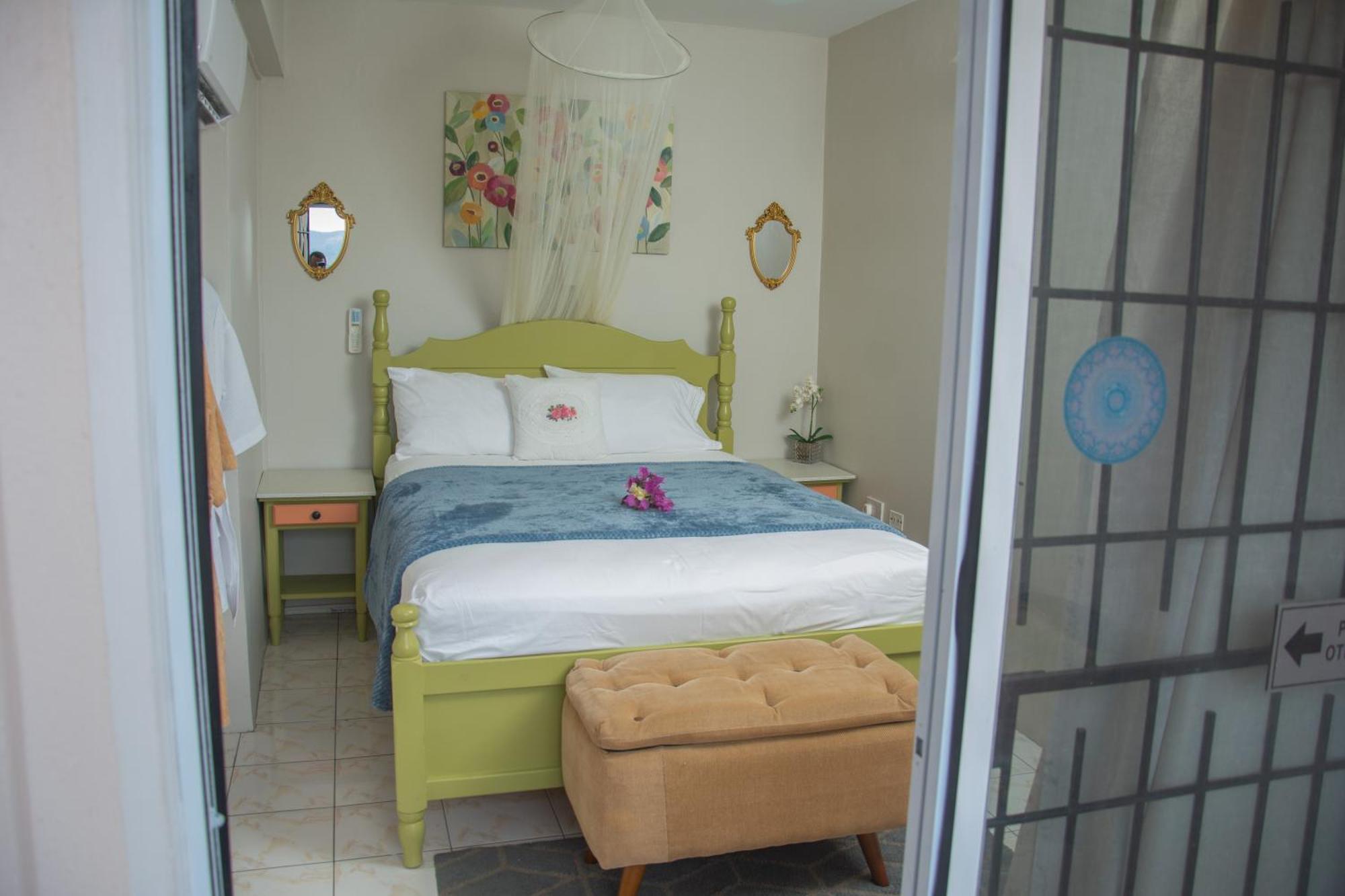 Mountain View Apartments Gros Islet Ngoại thất bức ảnh