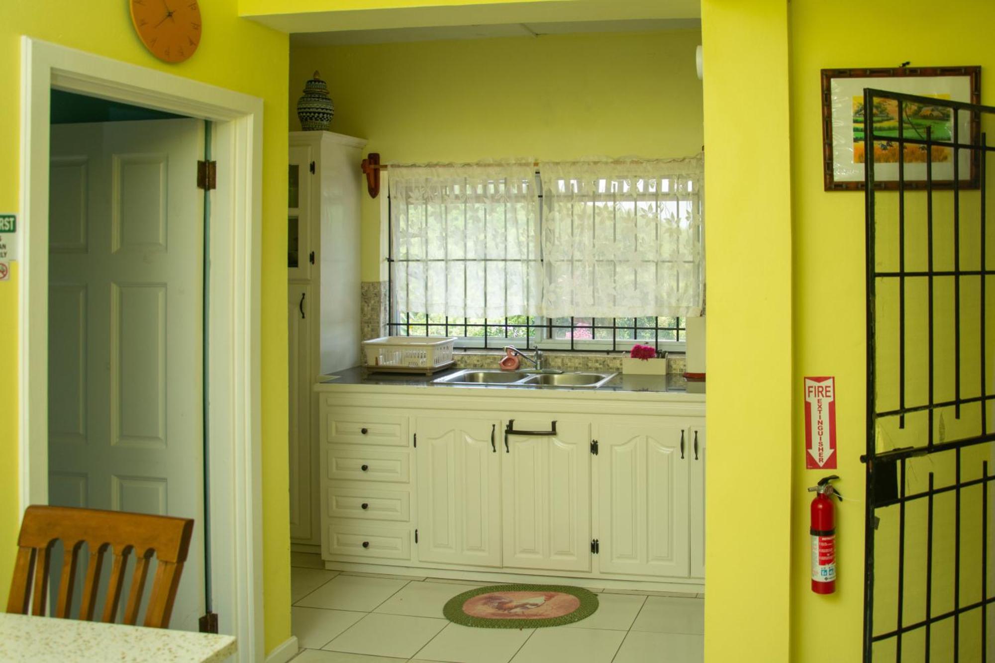 Mountain View Apartments Gros Islet Ngoại thất bức ảnh